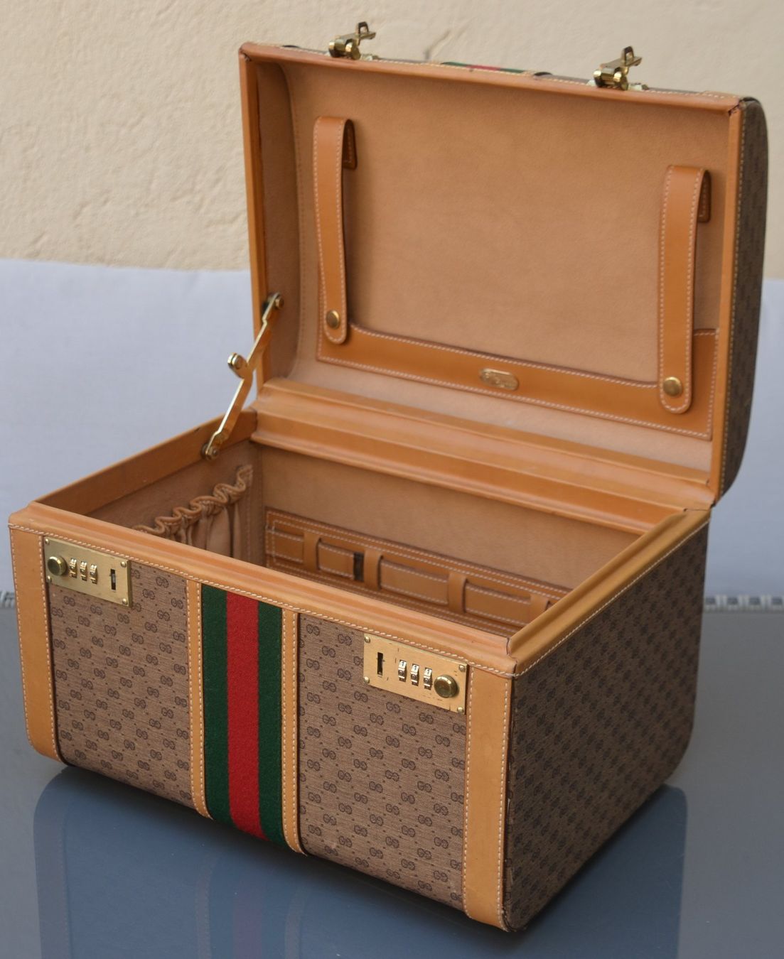 Gucci Custodie per cosmetici: Gucci Vanity-Case Beauty Bag Kosmetikkoffer – Usato da Collonges venduto da Auganien 2
