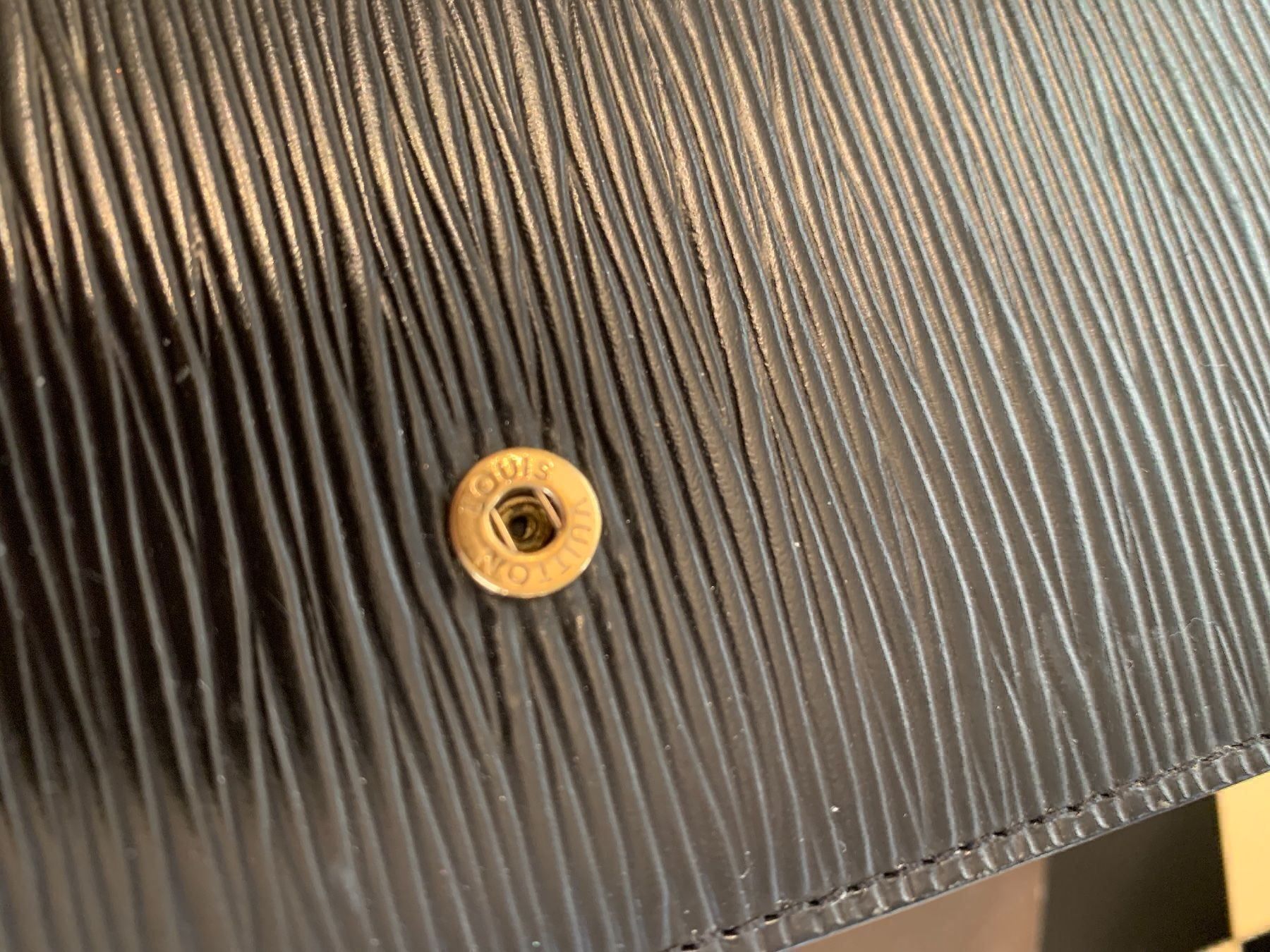 Louis Vuitton Autres vêtements & accessoires: Louis Vuitton Agenda EPI MM – D'occasion à Luzern par TENDIMO 4