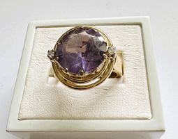 Goldring 18Karat mit Amethyst und 2 Brillanten