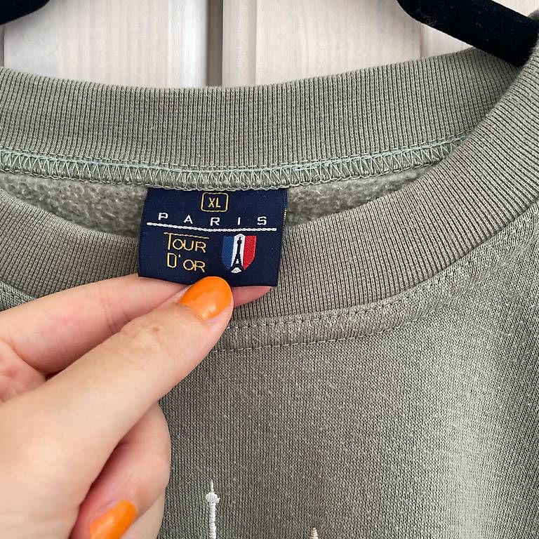 Pullover & Sweatshirts: Paris Sweatshirt – Gebraucht aus Itingen von alexasoldie 3