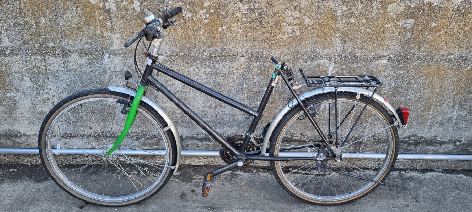 Vélos: 5 Velos für Export – Défectueux à Zürich par beaahaus 8