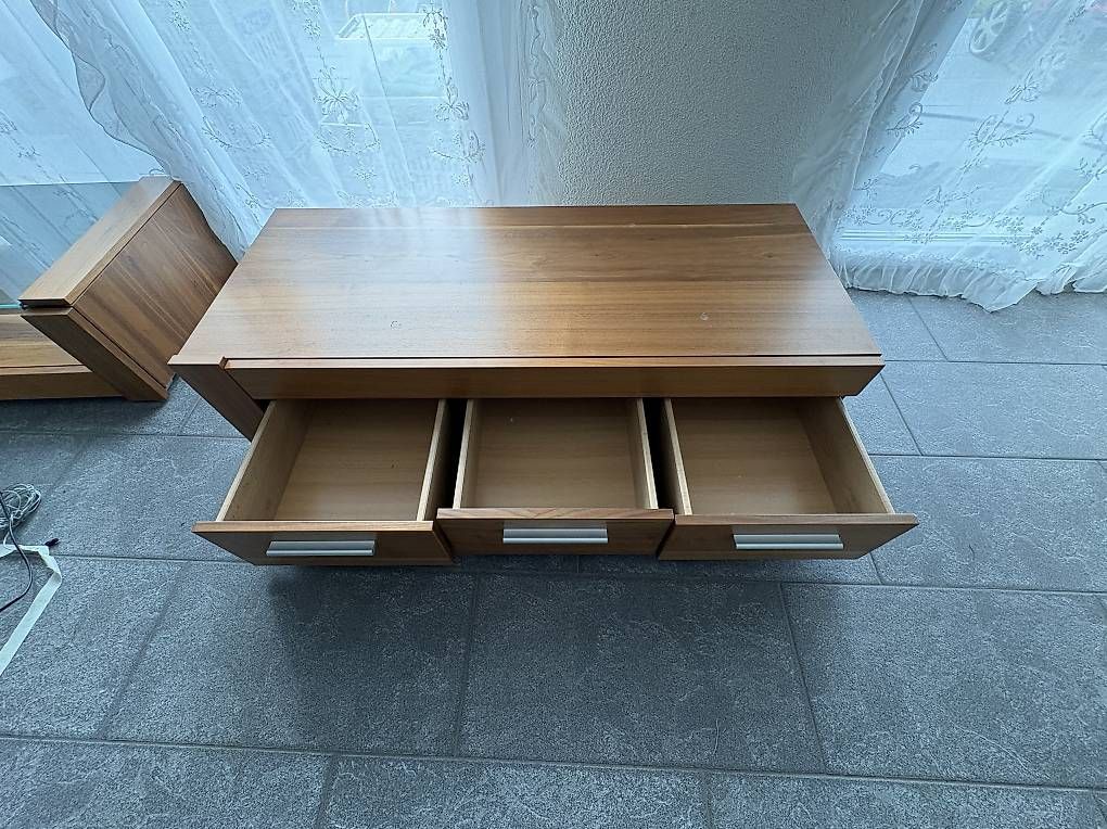 Mobili TV: Moderne 3-teilige Wohnwand / – Usato da Hägglingen venduto da Santisale 2