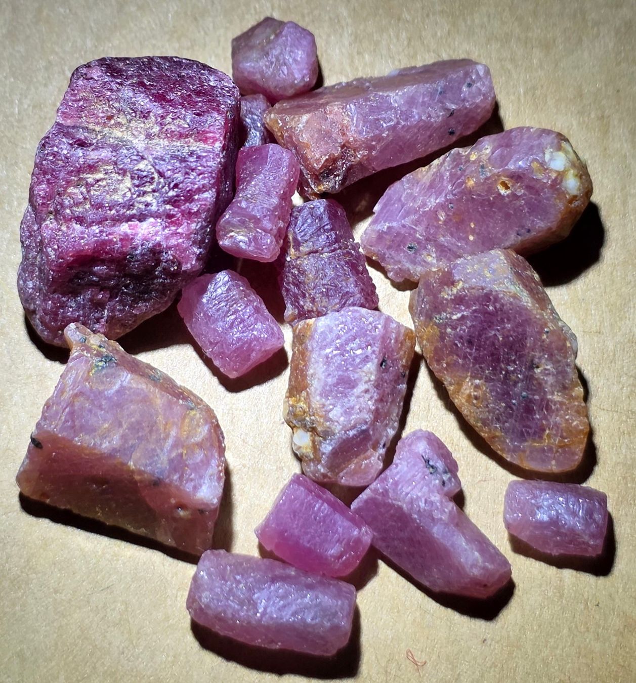 Edelsteine: 100,3 ct Rubis bruts – Gebraucht aus Carouge GE von Crystal_Energy