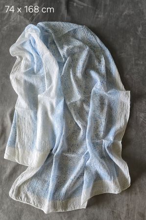 Sommerlicher, leichter Schal in Weiss-Blau