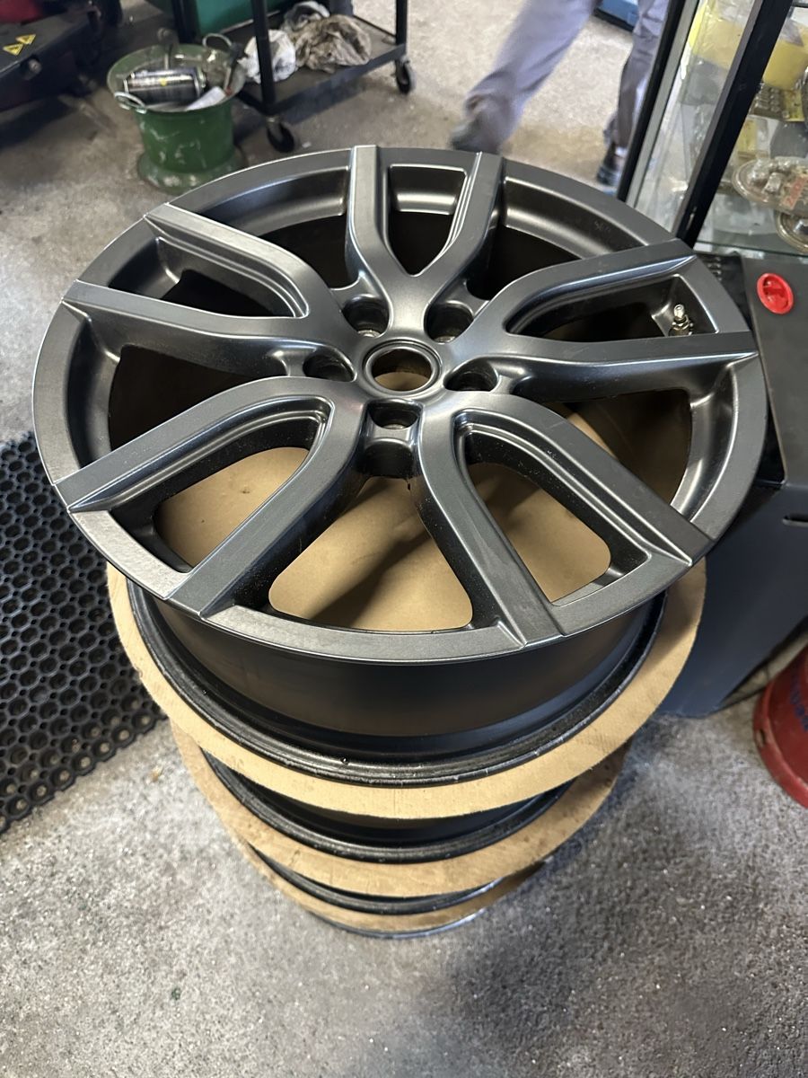 Land Rover Cerchioni: Jantes Range Rover 255/55/20 – Usato da Gstaad venduto da 66666 2