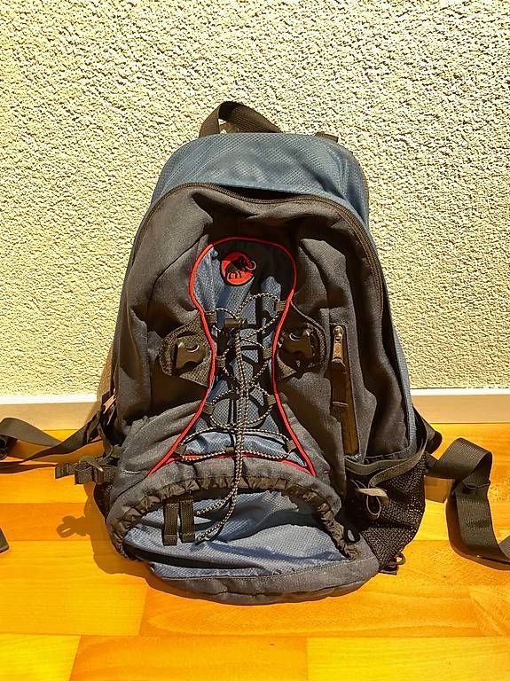 Mammut Rucksäcke: Mammut Wander-Rucksack mit Raincover – Gebraucht aus Lyss von Supermax1981