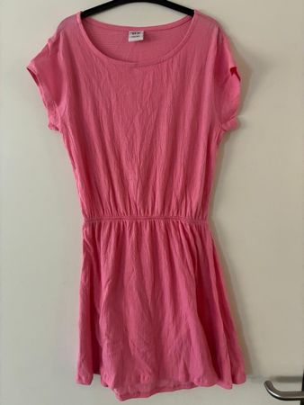 Schönes Kleid Gr. 146/152, Neu