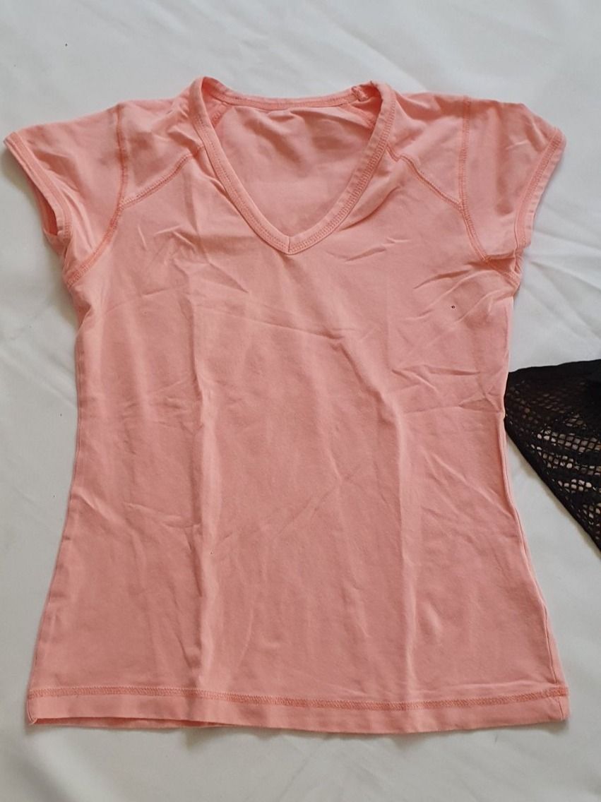 T-shirt: 2 schöne Shirts in S – Usato da Niederbuchsiten venduto da klengyel 1