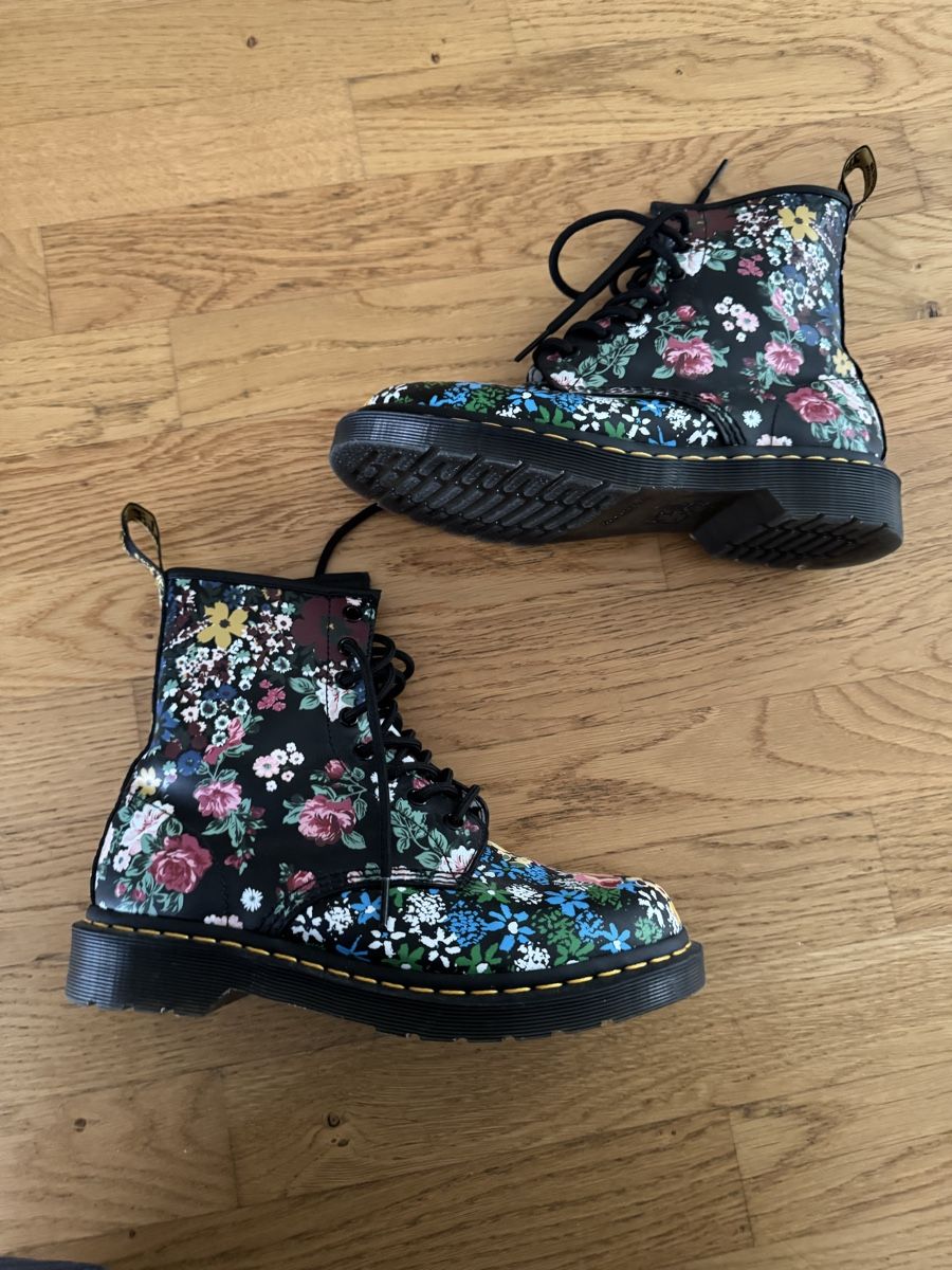 Dr. Martens Scarpe da donna: Dr. Martens Stiefel – Nuovo (secondo la descrizione) da Rüegsauschachen venduto da nai_2jfm 1
