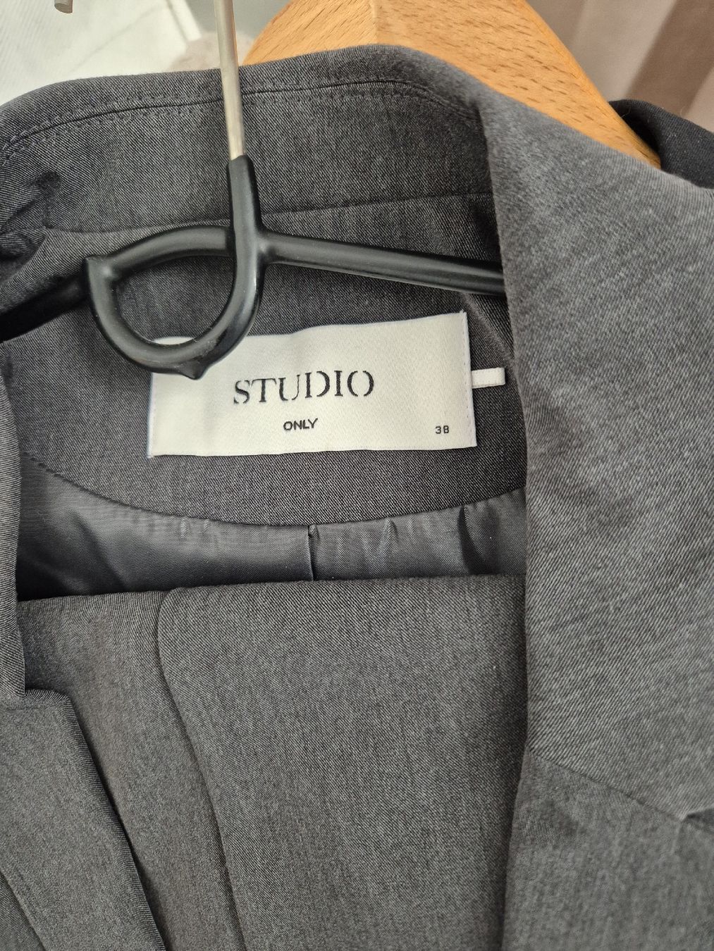Completi & Tailleur: Blazer mit Hose von StudionOnly – Usato da Gempen venduto da ren_fw6c 2