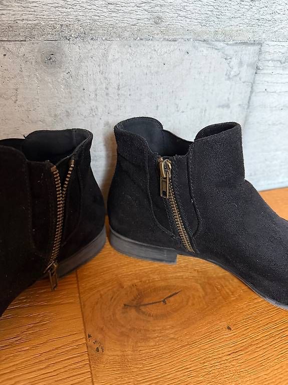 Chaussures femmes: Stiefeletten schwarz Gr. 38 – D'occasion à Flims Dorf par HB450 2