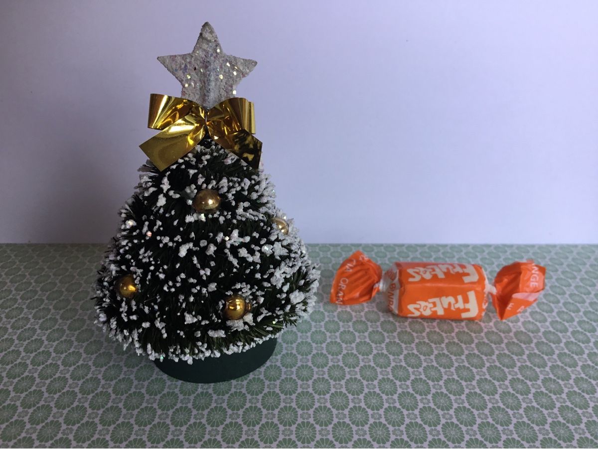 Tutte le decorazioni: Älterer Kleiner Christbaum 1:12 – Usato da St. Gallen venduto da chamilla 1