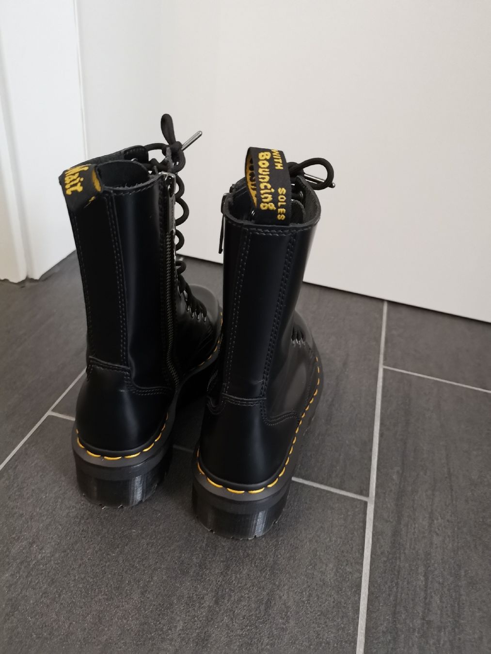 Dr. Martens Scarpe da uomo: Dr. Martens JADON HI - Versand möglich – Nuovo (secondo la descrizione) da Matzendorf venduto da hauli2 4