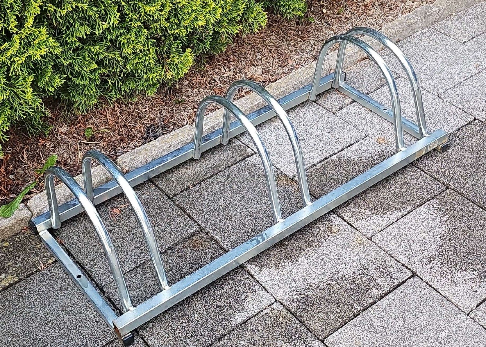 Cavalletti per biciclette: Velo-Staender für 3 Velos – Usato da Schötz venduto da fat_tw7v