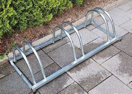 Velo-Staender für 3 Velos 