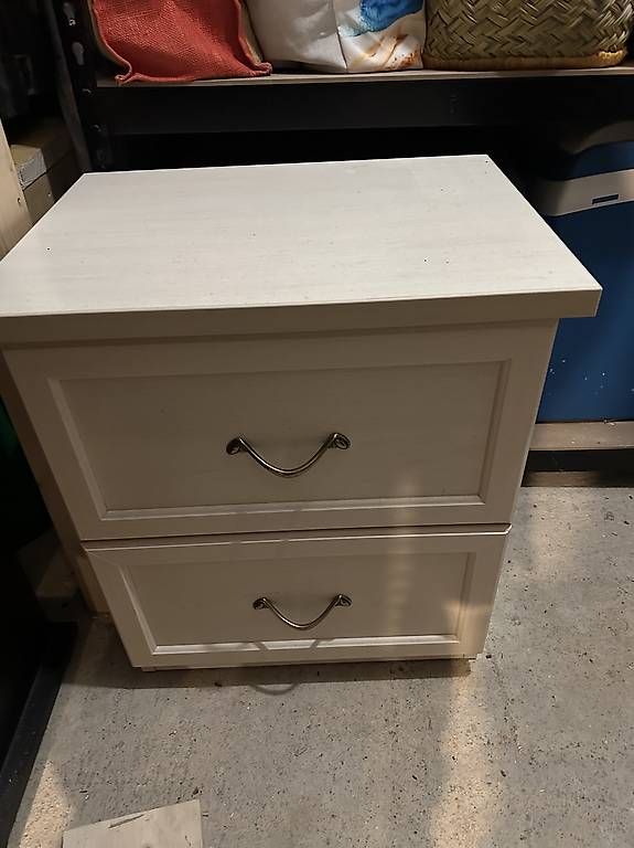 Comodini: Table de chevet – Usato da Bulle venduto da for_cj5n 1