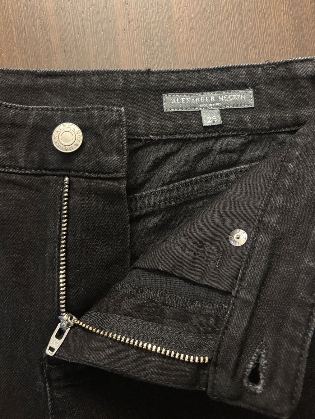 Alexander Mcqueen Jeans: Alexander McQueen Jeans – Nuovo (secondo la descrizione) da Uetikon am see venduto da seller.2020 3