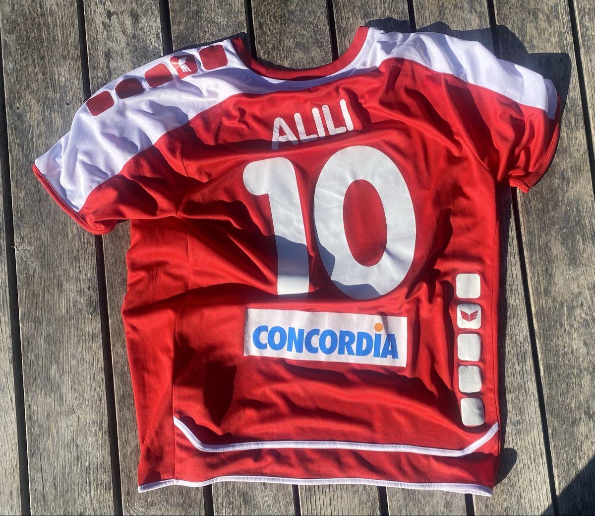 Schweizer Nati Canottiere & Pantaloni: Original Trikot Handball Schweizer Nati 2018 mit Autogrammen – Nuovo (secondo la descrizione) da Stetten SH venduto da Christian_Stetten 1