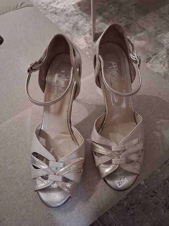 Damenschuhe: Chaussures tango très bon état  – Gebraucht aus Corcelles-le-Jorat von Fashion_Unfold 2