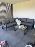 Rhodos Lounge | 212×212cm | Neupreis 1'900 CHF | inkl. Tisch
