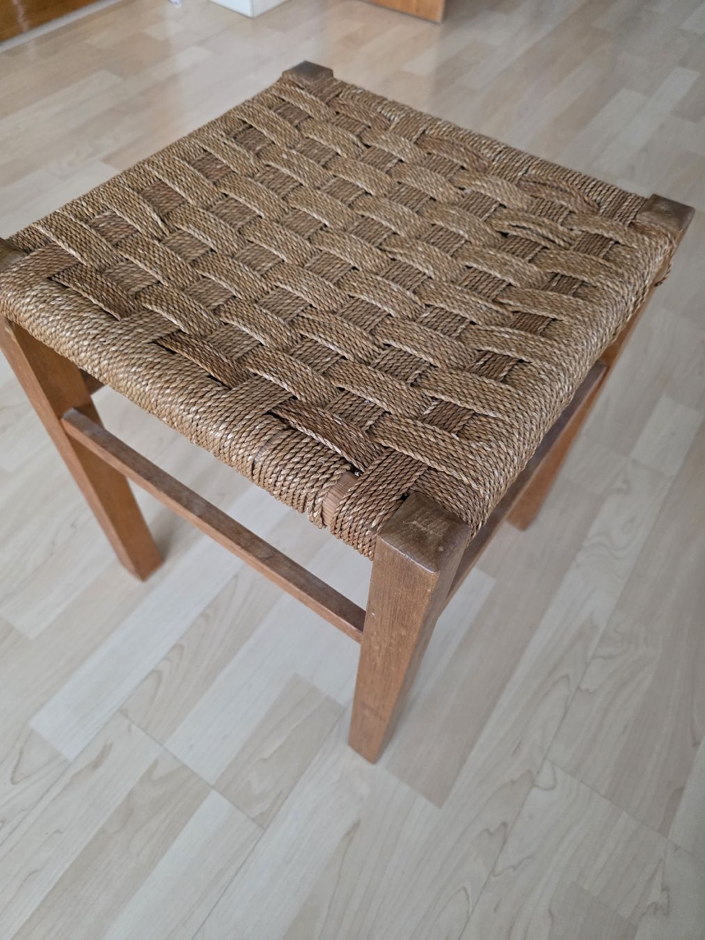 Sgabelli: Holzhocker mit Seilgeflecht, antik, wunderschön – Usato da Suhr venduto da andreas_2008 1