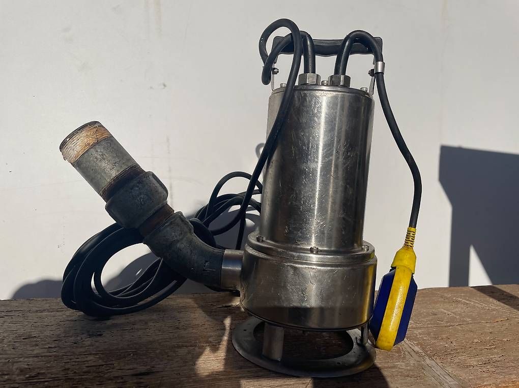 Pumpen & Teile: Divers pompes à eau immergée – Gebraucht aus Botyre (Ayent) von mos_z9sz 3