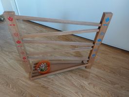 Holz-Murmelbahn mit Blumenmuster guter Zustand