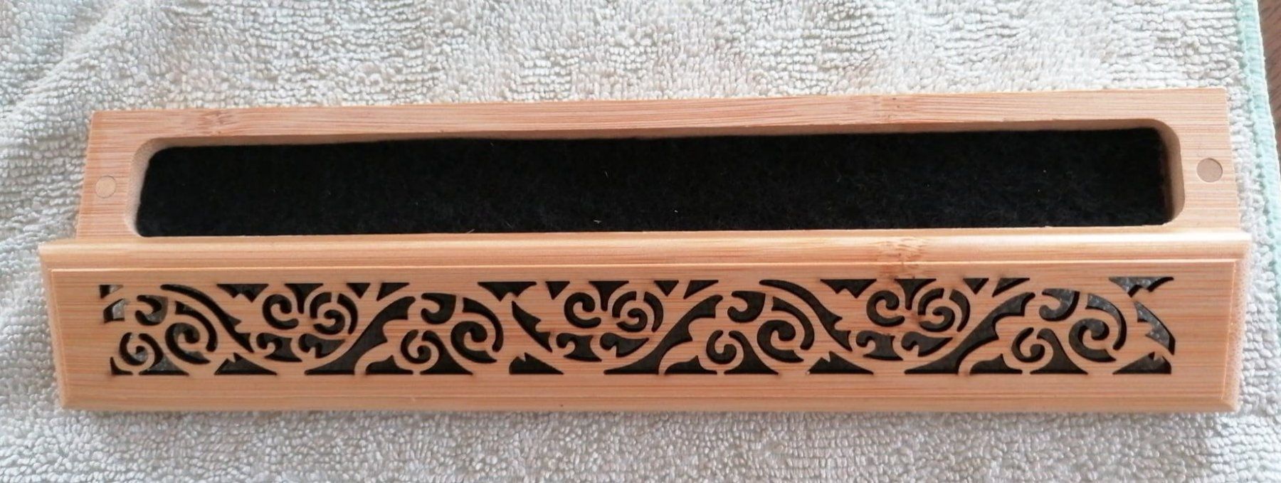 Supporti a parete: schöner Räucherstäbchenhalter/Box aus Holz – Nuovo (secondo la descrizione) da Grächen venduto da Hel7890 2