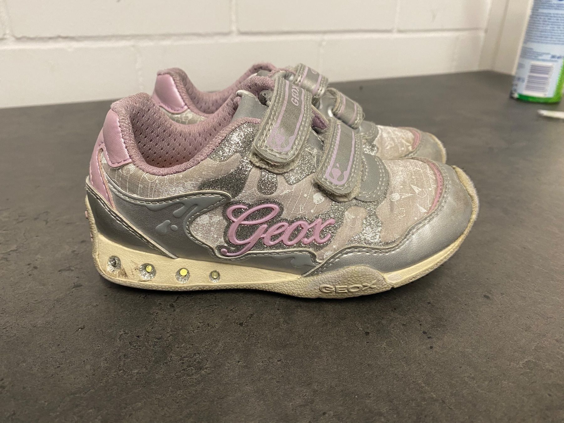 Geox Scarpe per ragazze: Geox  Sneaker  Grösse 27 – Usato da Frauenfeld venduto da IvanaMiko