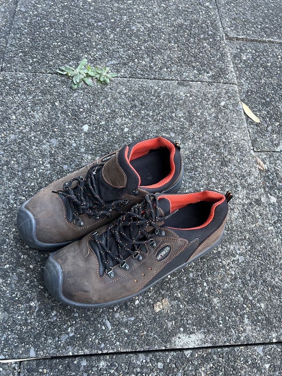 Scarpe da uomo: Sicherheitsschuhe, Gr. 46 Neu – Usato da Frauenfeld venduto da osm_vl6p 1