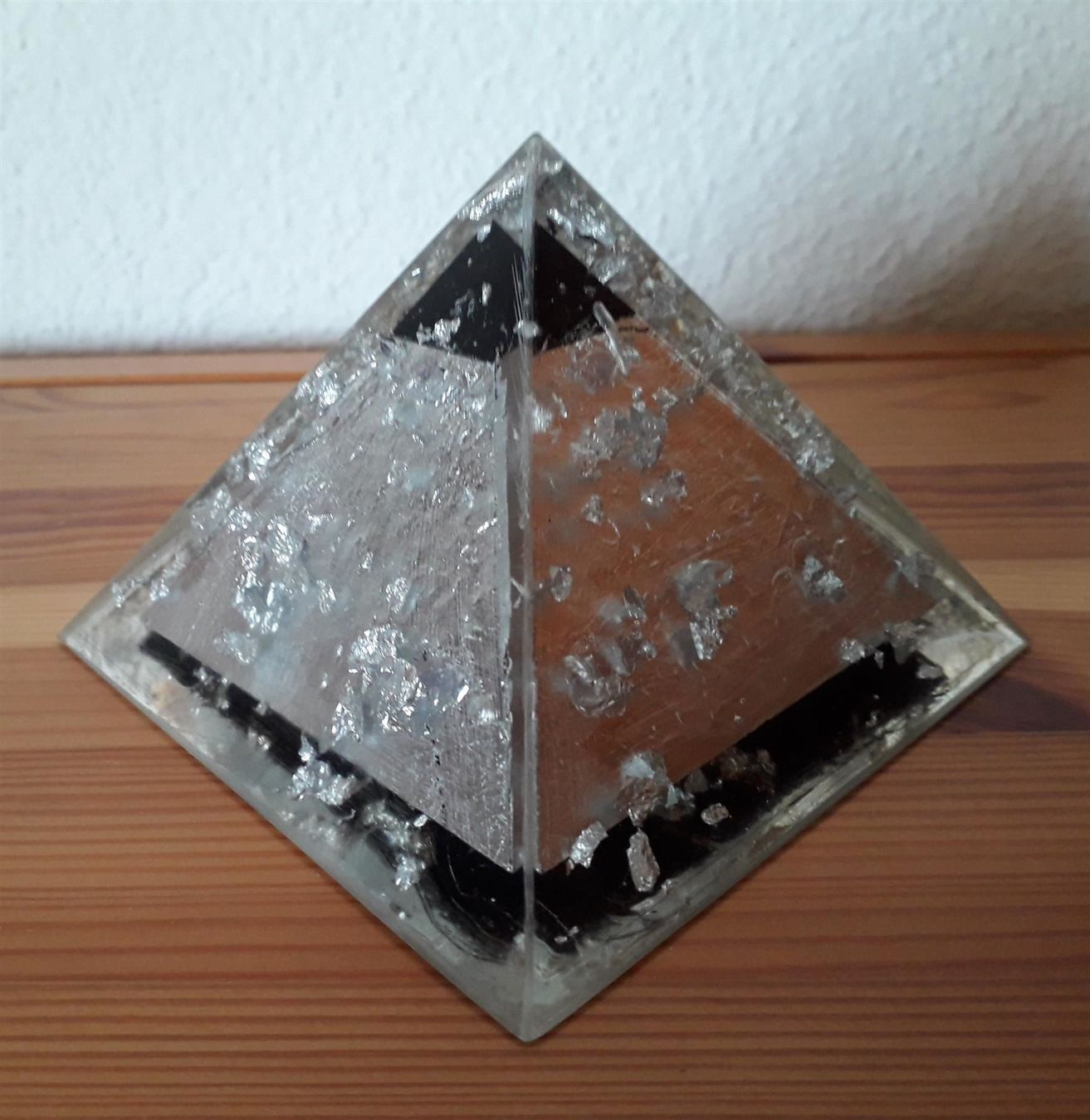 Minerali & Pietre curative: ORGONIT Pyramide Silber + Shungit *Large – Nuovo (secondo la descrizione) da Aeschi b. Spiez venduto da KRONLICHT