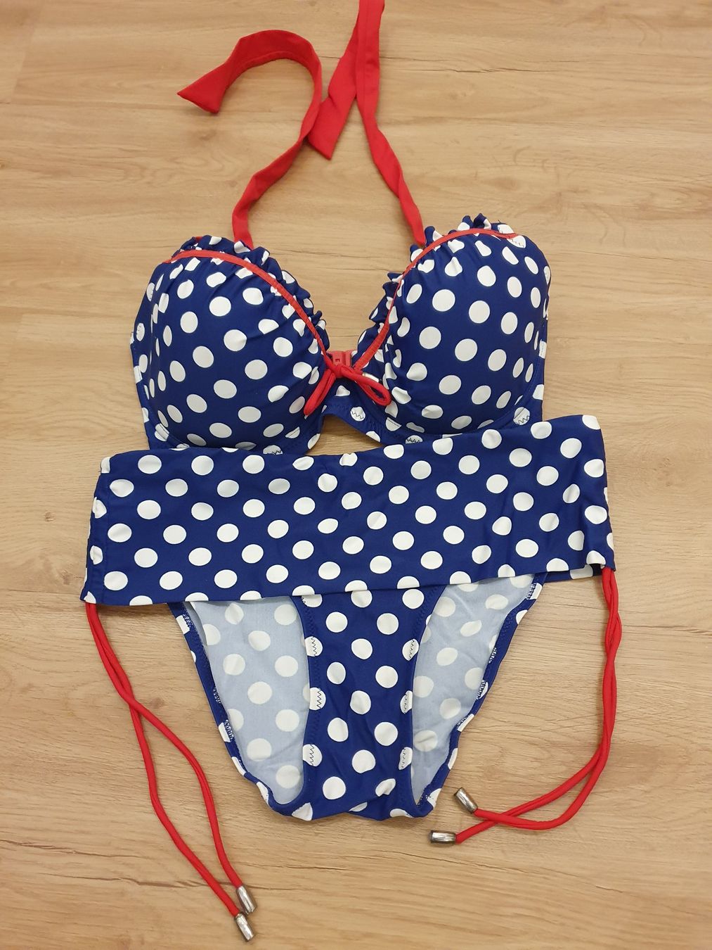 Costumi da bagno & Bikini: Bikini Pour Moi Oberteil 32 E, Hose UK 10 – Nuovo (secondo la descrizione) da Heinrichswil venduto da sabi2809