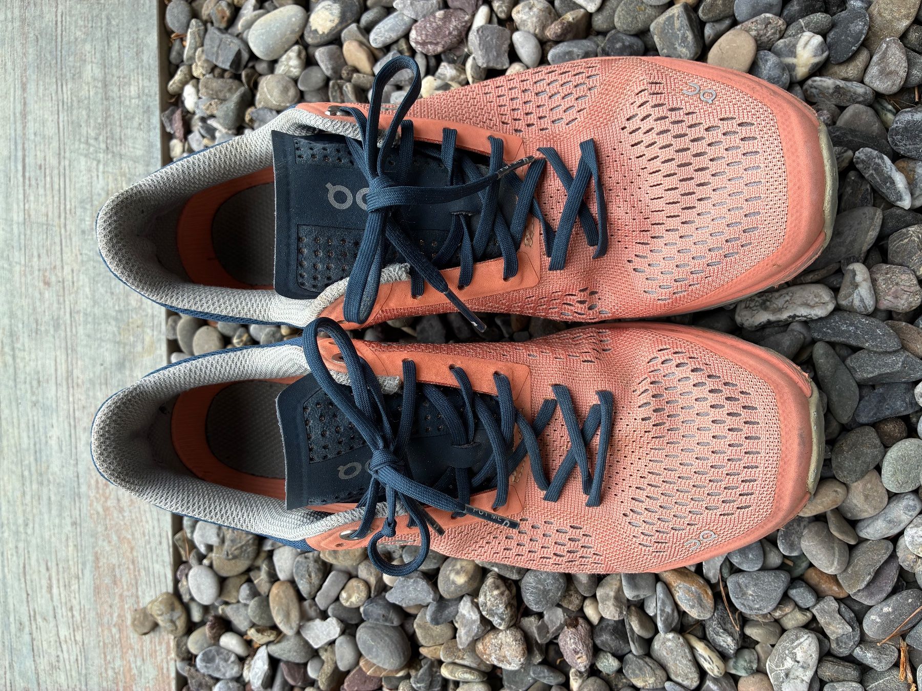 On Scarpe da donna: ON Laufschuhe Gr. 39 ON Running Cloud – Usato da Netstal venduto da Swissfactory