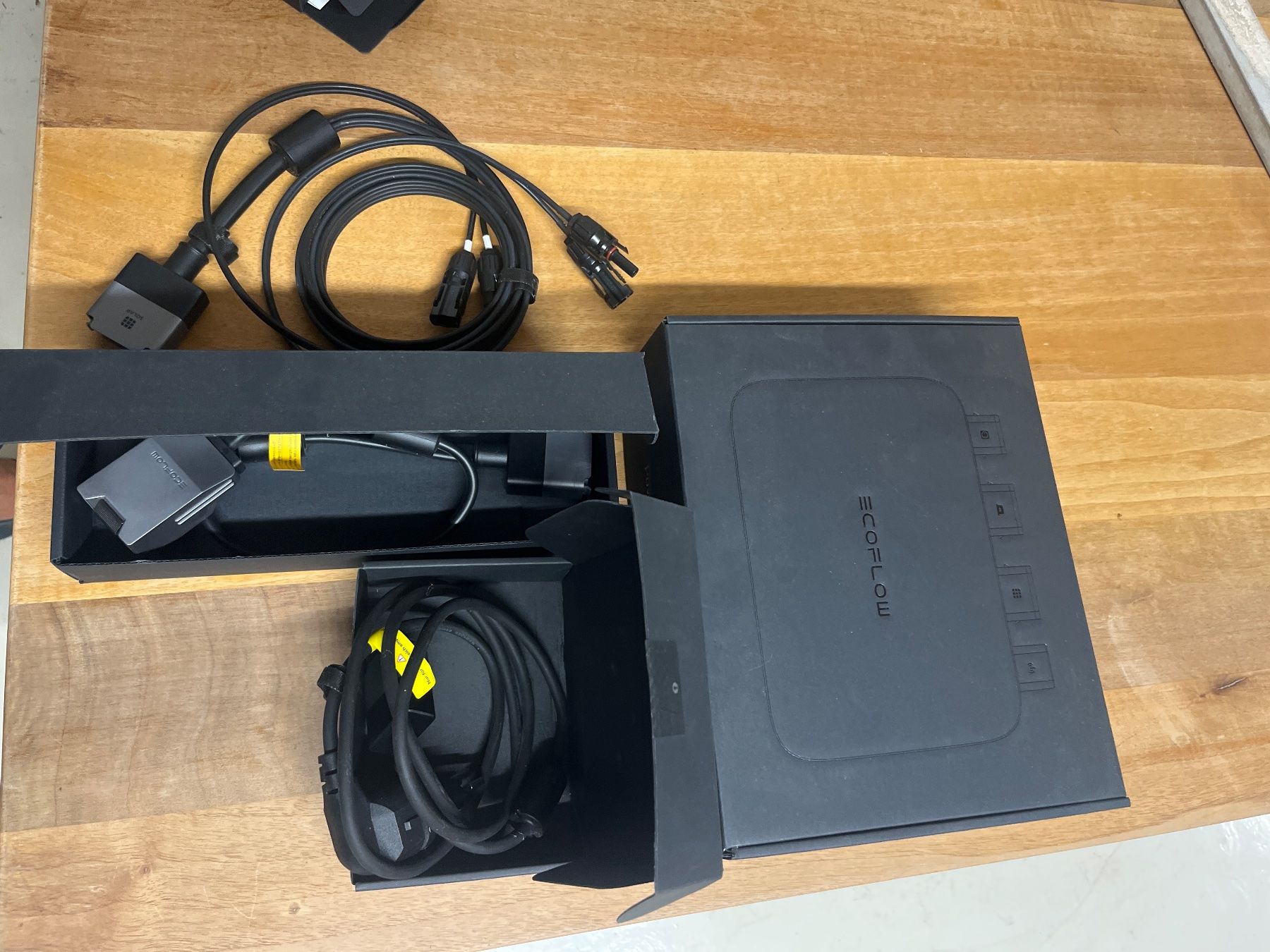 Ecoflow Panneaux solaires: ECOFLOW PowerStream Microinverter Balkonsolar System – D'occasion à Hallau par Trabito 4