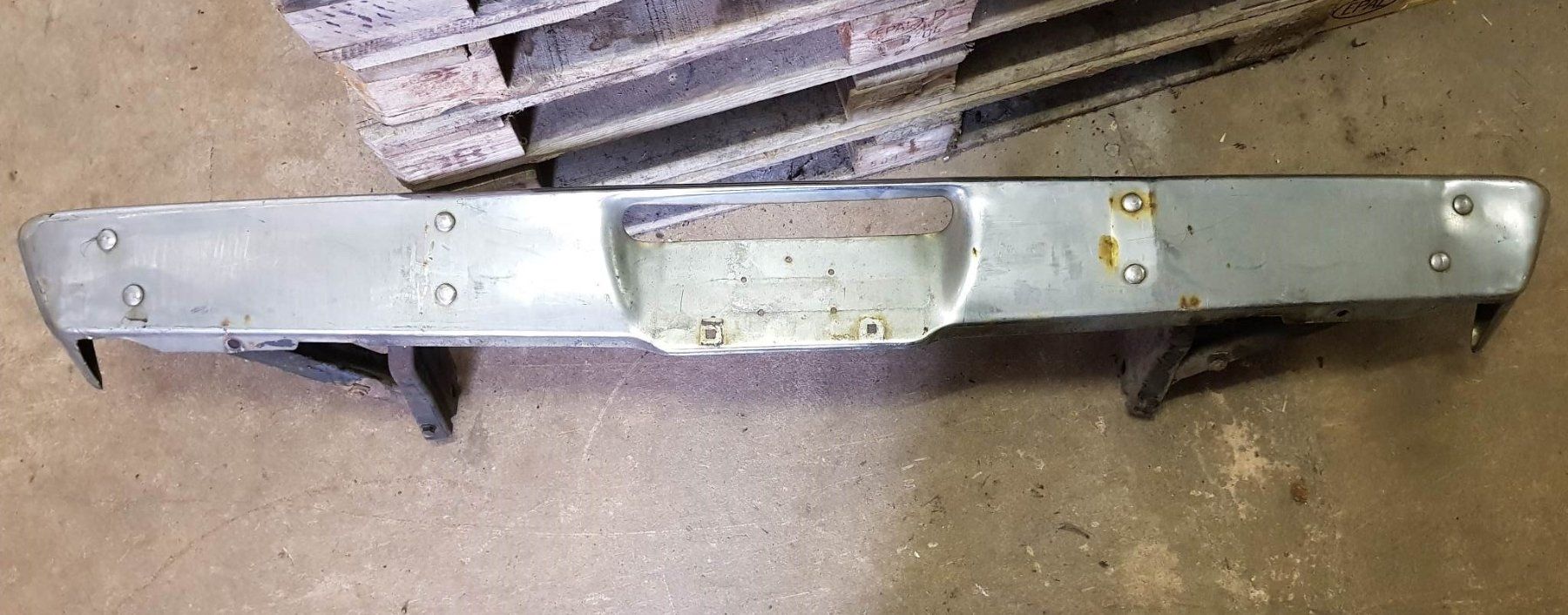 Tutti pezzi di ricambio auto: Stossstange vorne, Mopar A-Body – Usato da Niedergösgen venduto da usc_8qc6 1