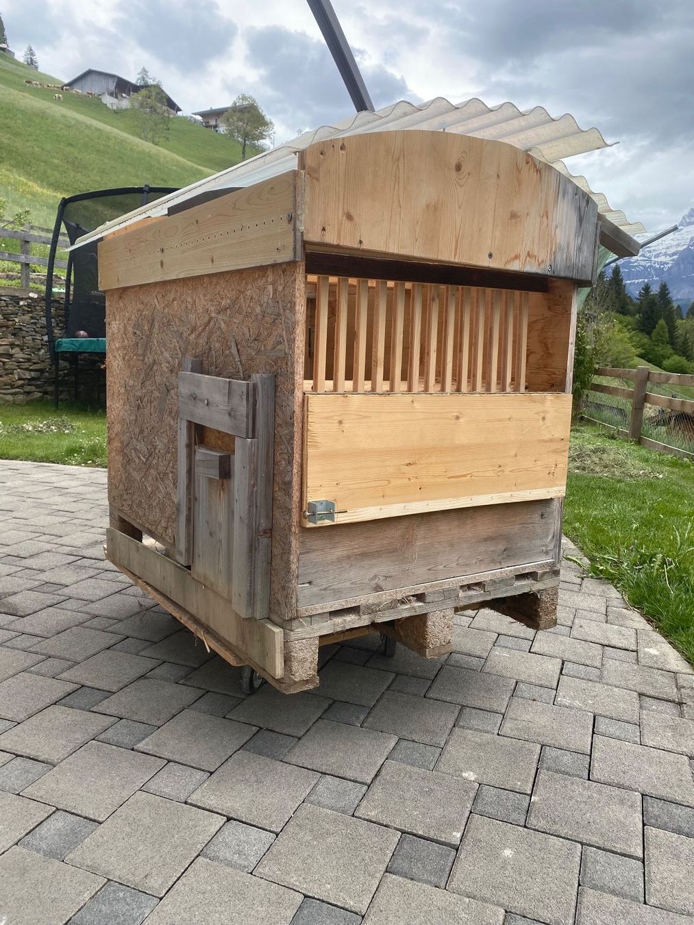 Cages, transport & sécurité: Kaninchenstall oder Hühnerstall – D'occasion à Lenk im Simmental par Miguelle 2