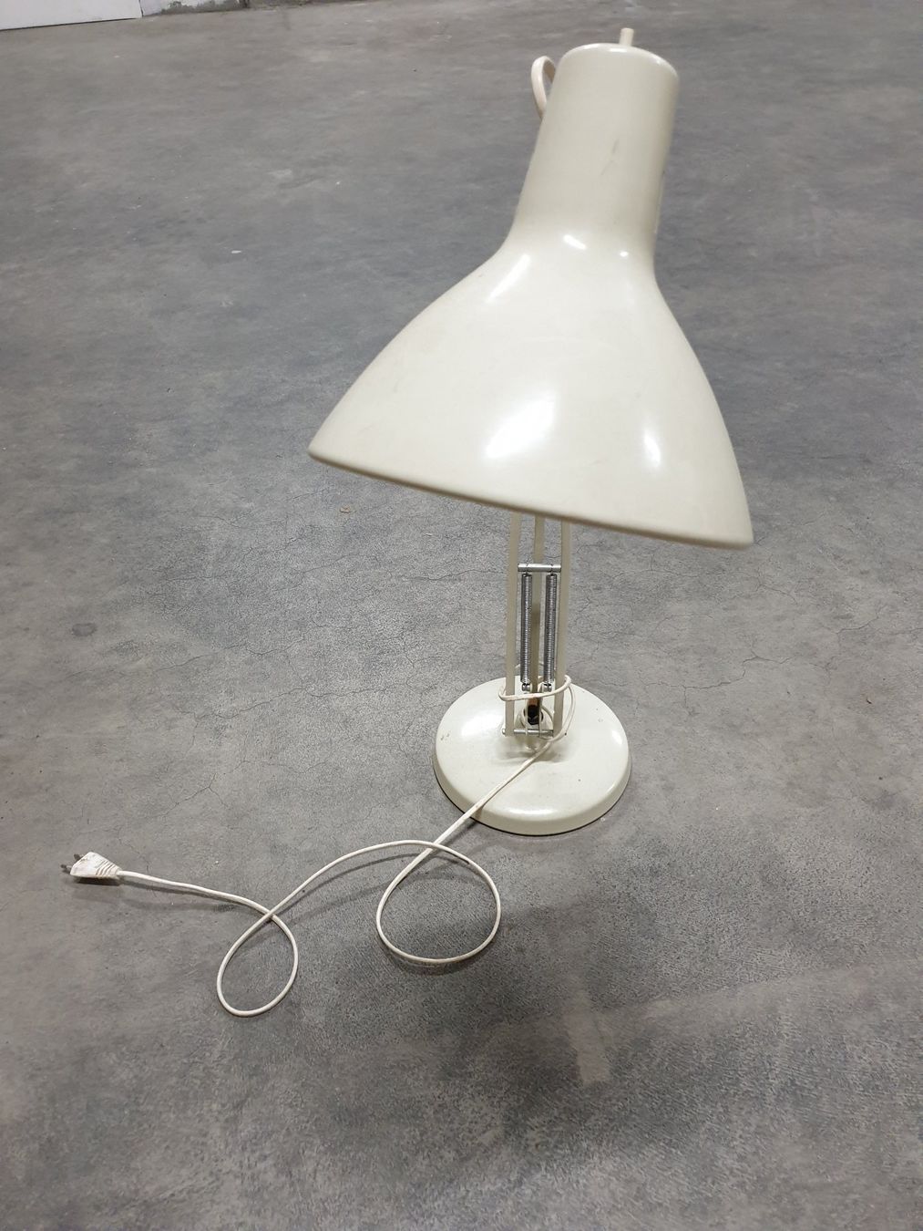 Luxo Lampade: lampe de bureau vintage Luxo – Usato da Ecublens VD venduto da Netfinity 1