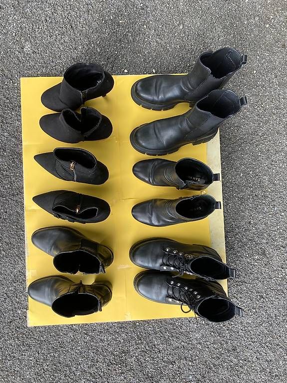 Scarpe da donna: Bottines P 39, 20.00 les 6 paires soignées – Usato da Essertines-Yverdon venduto da RNU11 3