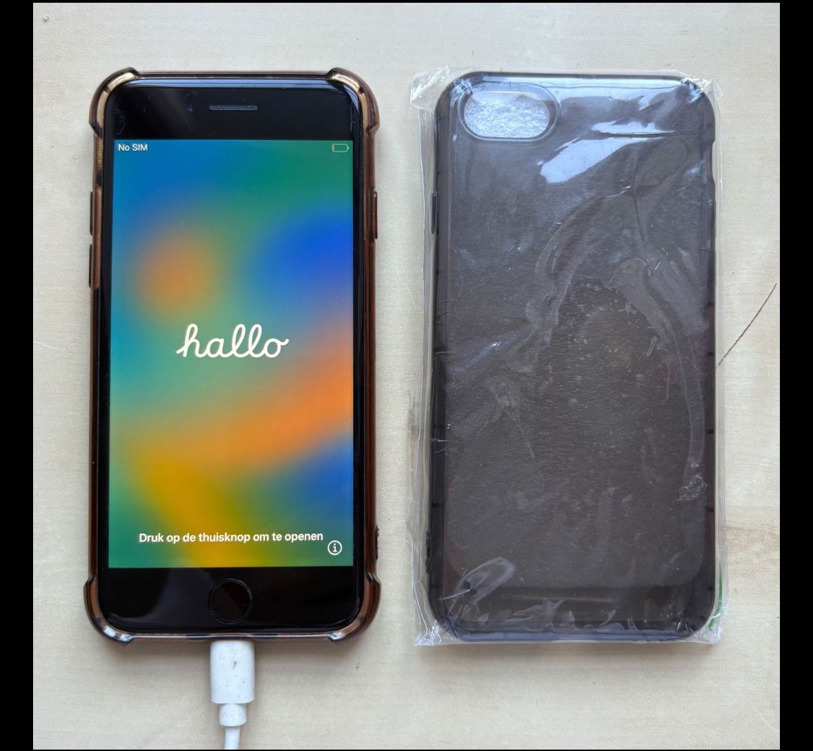 Apple Telefoni cellulari / Smartphones: iPhone 8 – Usato da Moudon venduto da TigerrrEye