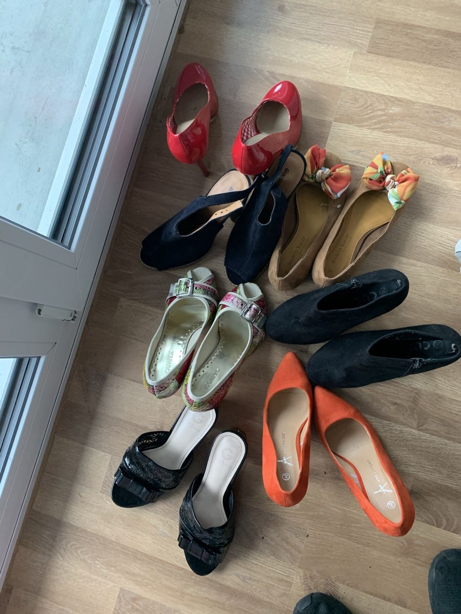 Scarpe da donna: verschiedene Damenschuhe, – Usato da Biberist venduto da Businessmonkey