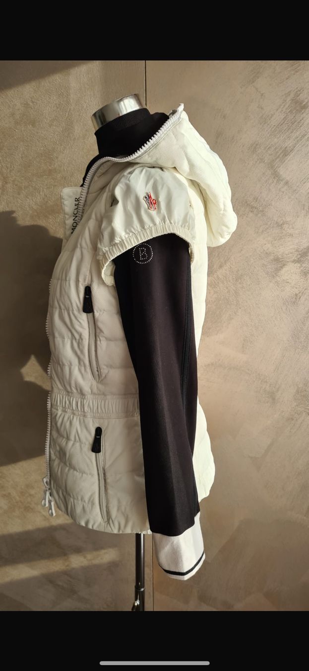 Moncler Gilets & Westen: Gilet von Moncler – Gebraucht aus Widnau von Sheleila 7