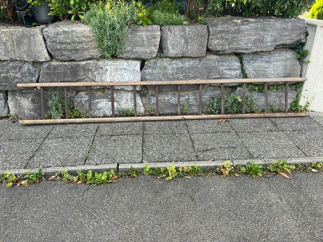 Leitern: Leiter Holz / Metall 3.35m – Gebraucht aus Thun von resgugger