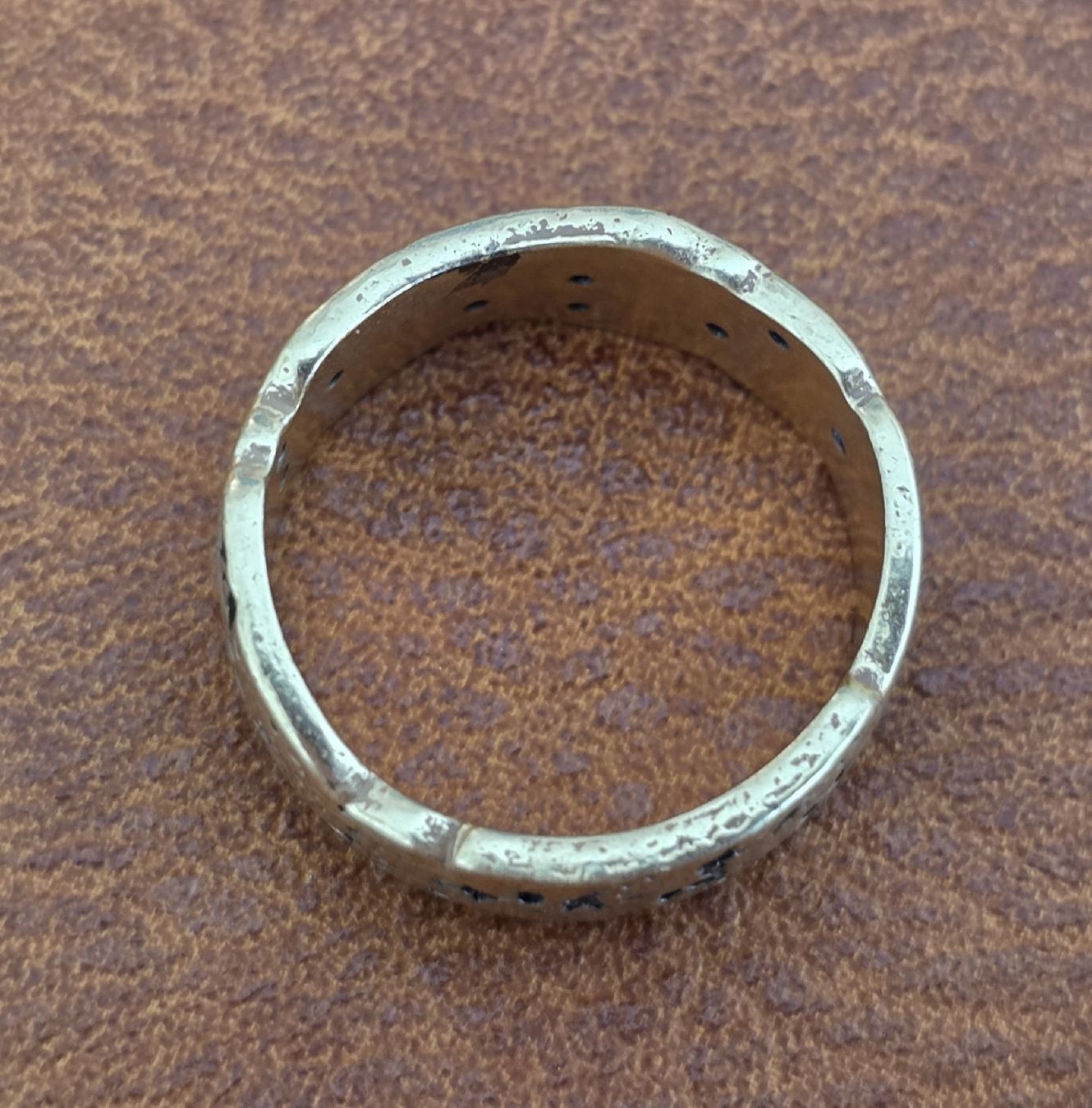 Anelli: Ring Goldfarben mit blauen Steinen – Nuovo (secondo la descrizione) da Rheinsulz venduto da Gilea 2