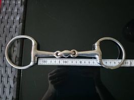 Doppelt gebrochene olivenkopfgebiss