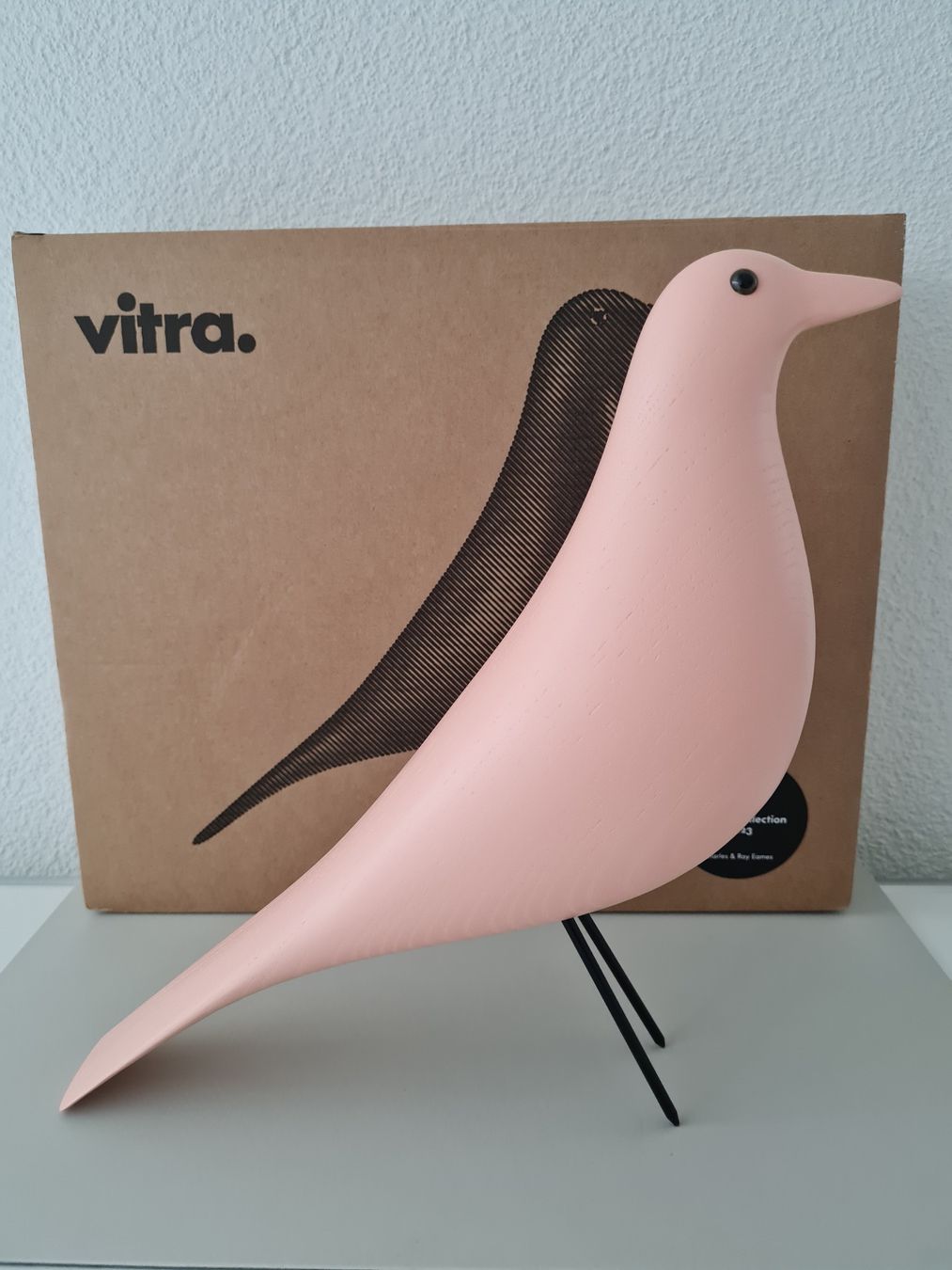 Vitra Statuette: VITRA Eames House Bird rosa – Nuovo e nell'imballaggio originale da Hirschthal venduto da edr567