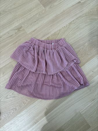 Short pink skirt