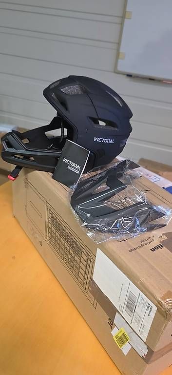 Helme: Velohelm Marke Victgoal – Neu und originalverpackt aus Arbon von Secretpacks-SchLau 1