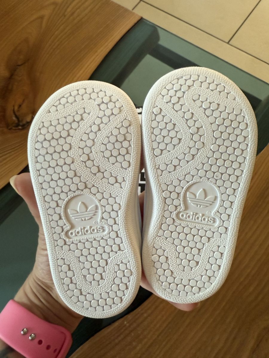 Adidas Scarpe per ragazzi: Adidas x Stan Smith Hello Kitty, Gr. 19, Neu mit Box! – Nuovo e nell'imballaggio originale da Konolfingen venduto da likeacat 4