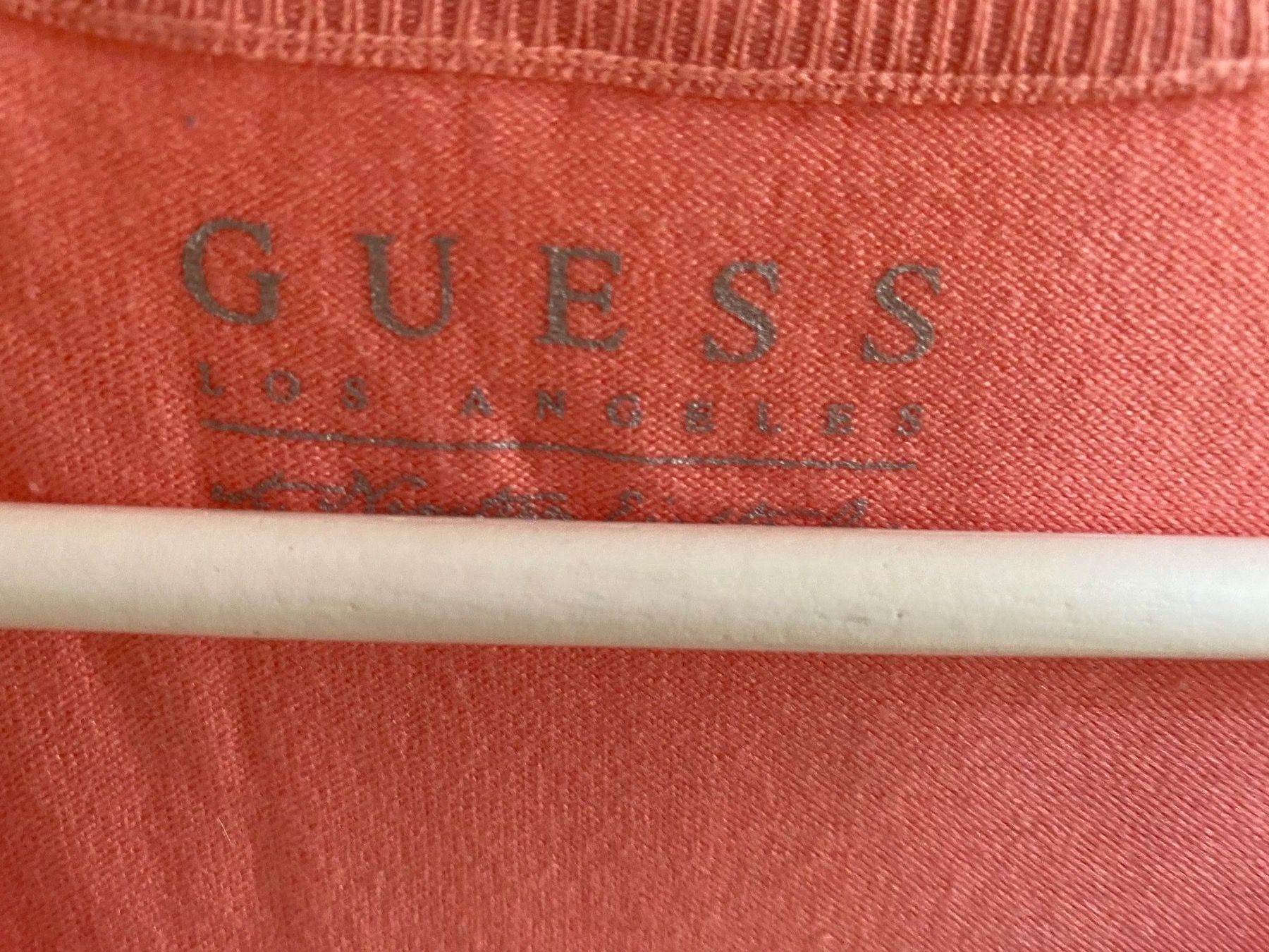 Guess T-shirt: Guess Top.!! 🌸 – Usato da Opfikon venduto da Luis144 2