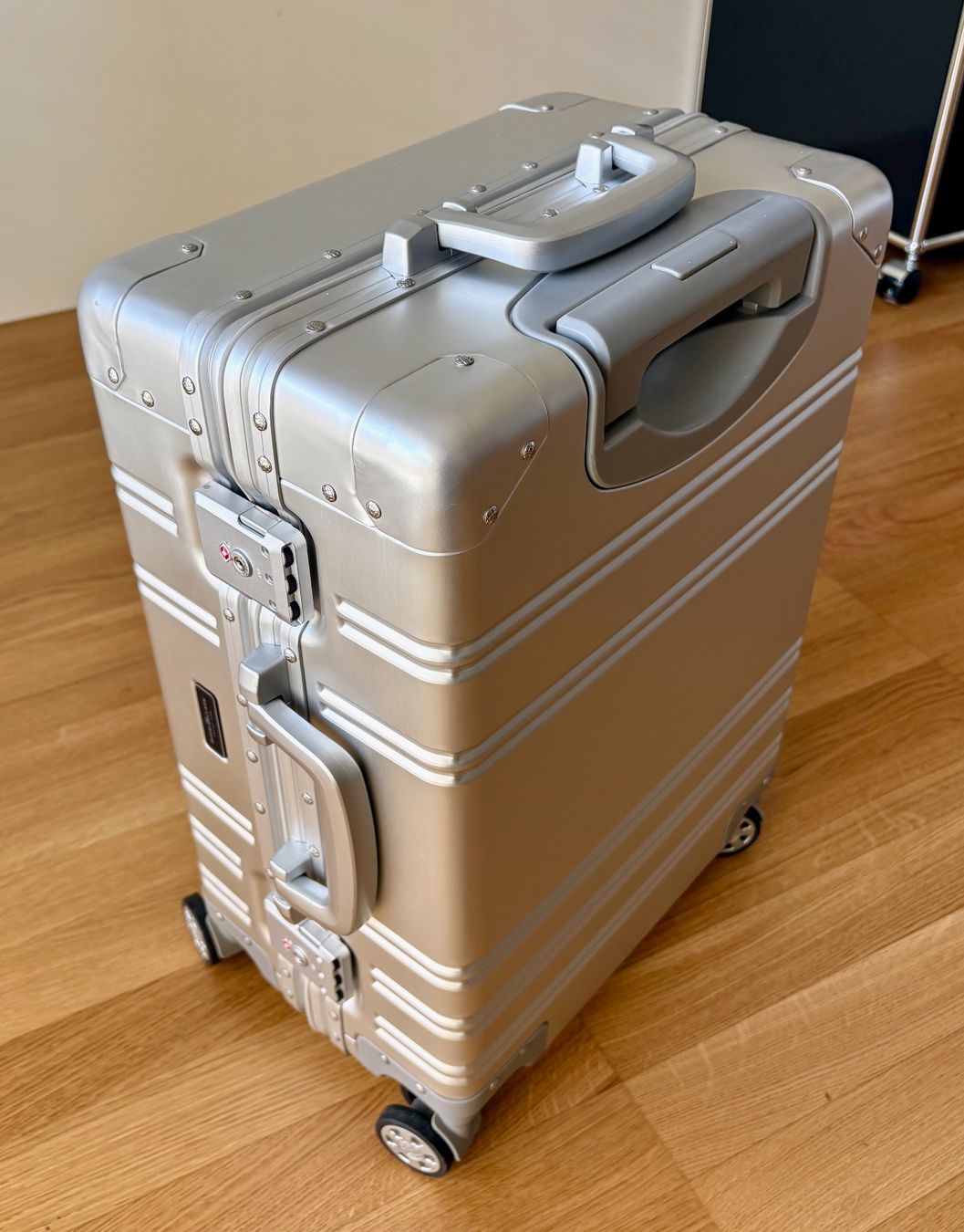 Reisekoffer: Royal Class Travel Line Aluminium Premium-Koffer Handgepäck – Neu (gemäss Beschreibung) aus Zürich von SierraKilo 2